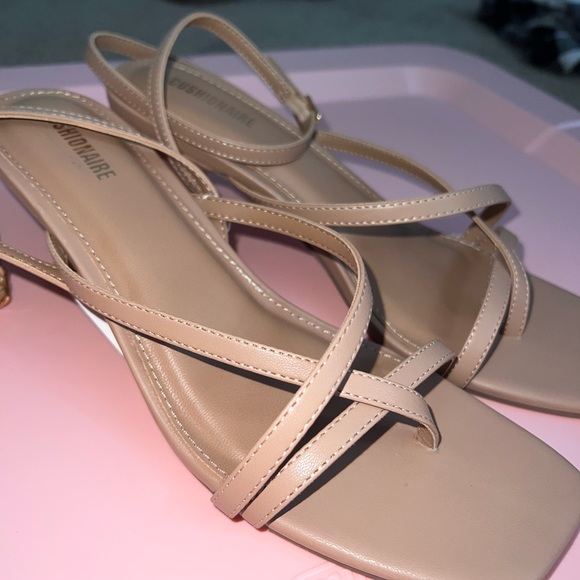 NEW Cushionare Kitten Dress Sandal - 8 - Picture 3 of 4